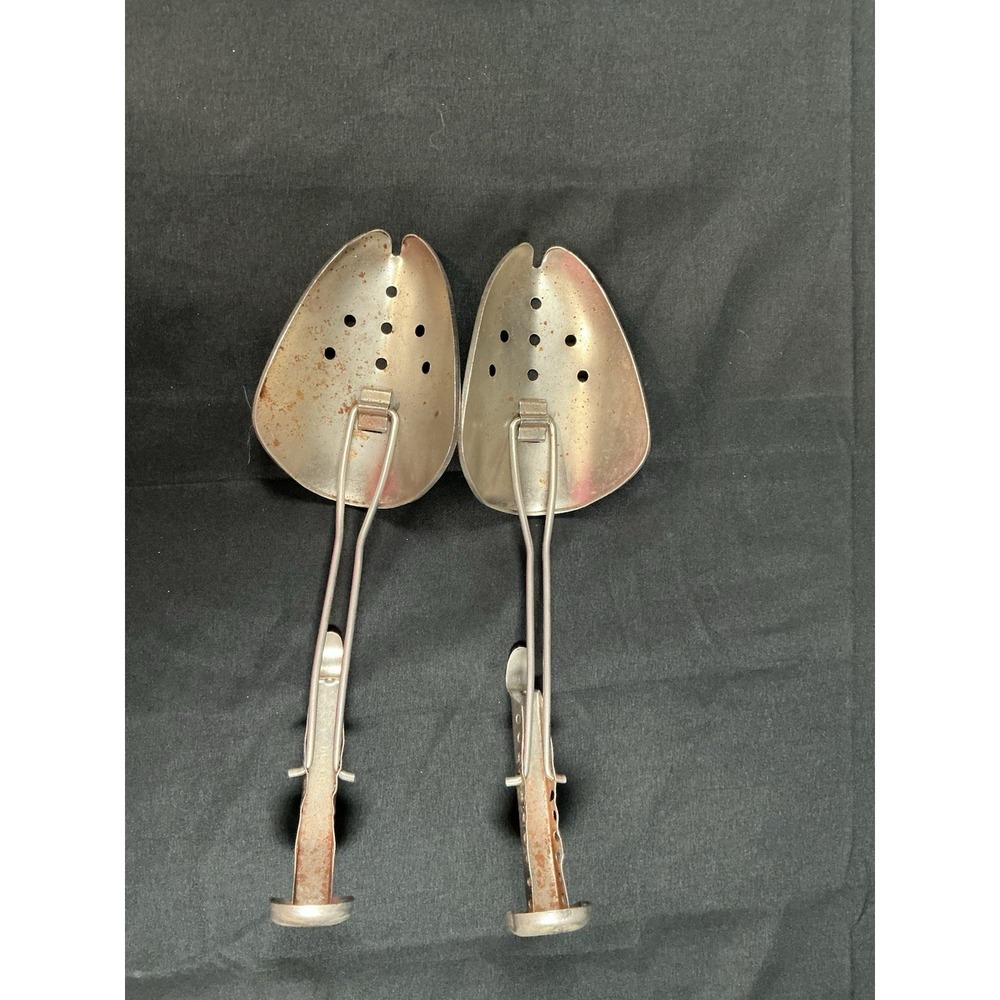 Vintage Terra Metal Adjustable Shoe Stretchers Or Shoe Trees - Picture 5 of 9